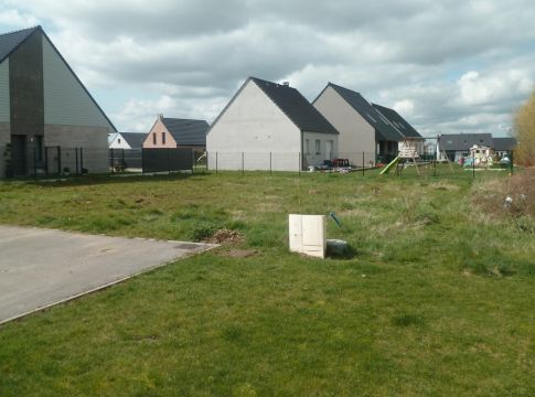 Vente terrain à Caëstre - Ref.HAZ1216 - Image 1